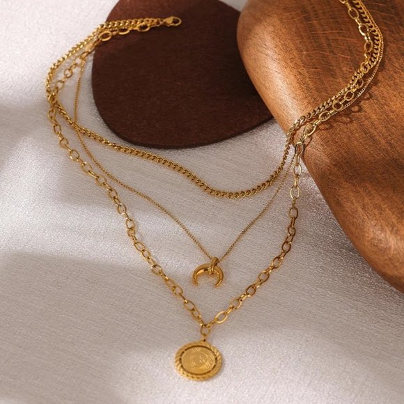 Jewelry - NEW 18K Gold Plated Lion Coin Horn Moon Triple Layer Link Chain Necklace